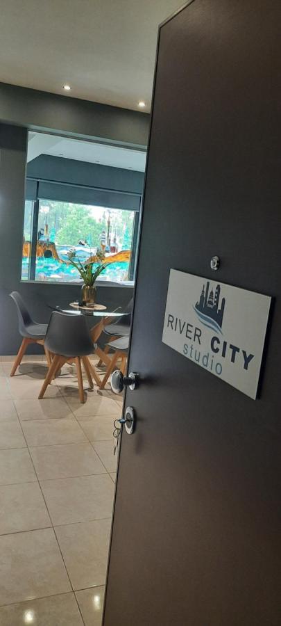 River City Studio Larissa Exterior photo